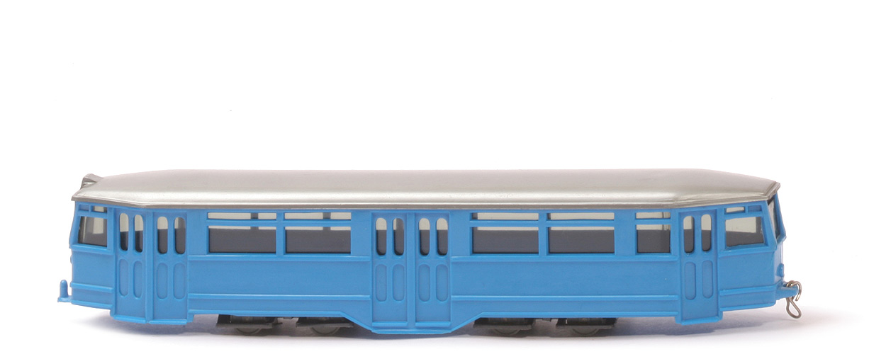 Straßenbahn-Anhänger - himmelblau, Dach silbern, ohne Prägung Radlauf - 741/2c