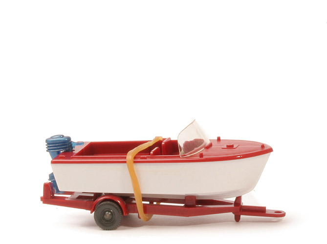 Motorboot auf Anhänger - rubinrot, Motor blaumetallic, hohe Scheibe - 95/1c