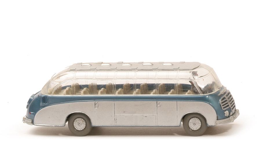Setra-Bus - blaumetallic, WM im Kreis - 730/4a
