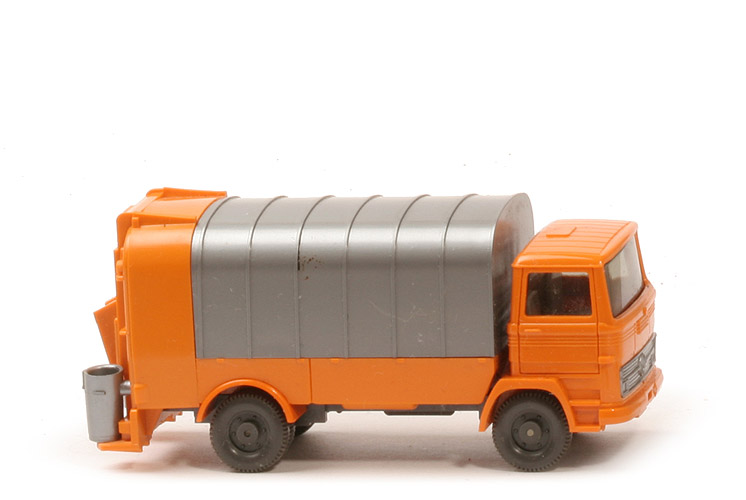 MB LP 1317 Müllwagen ohne Spiegel - mit KUKA - gelborange - 643/13b