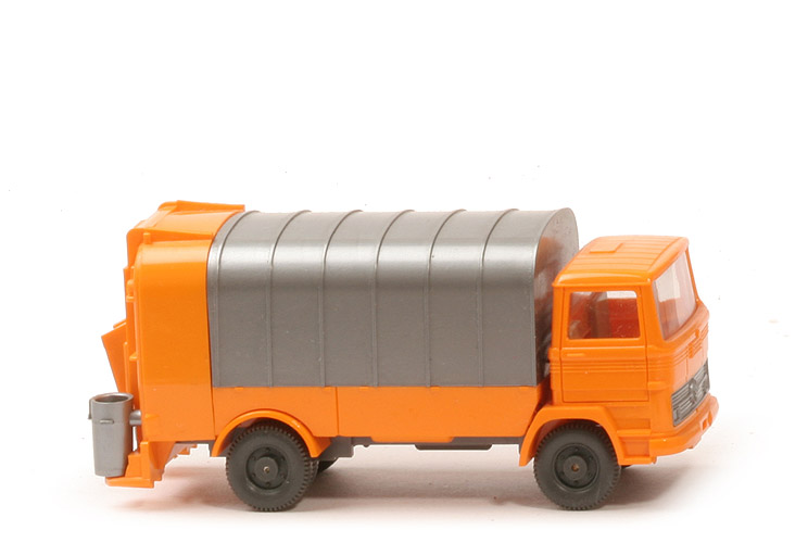 MB LP 1317 Müllwagen ohne Spiegel - mit KUKA - orangegelb - 643/13b