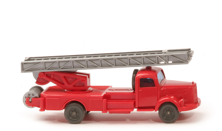 MB L 3500 S  Alter Leiterwagen - ein Blaulicht durchgesteckt, FH, CH, Aufbau rot - 620/26c
