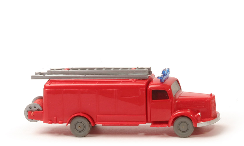 MB L 3500 S  Alter Spritzenwagen - rot,  AH geschlossen - 610/22