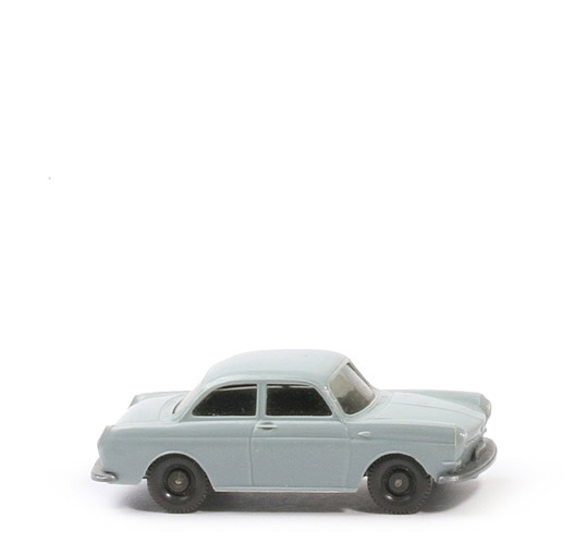 VW 1500 Stufenheck - hellblaugrau, Haube eckig, o. IE - 40a/1e