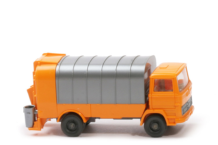 MB LP 1317 Müllwagen ohne Spiegel - mit KUKA - orangegelb - 643/13b