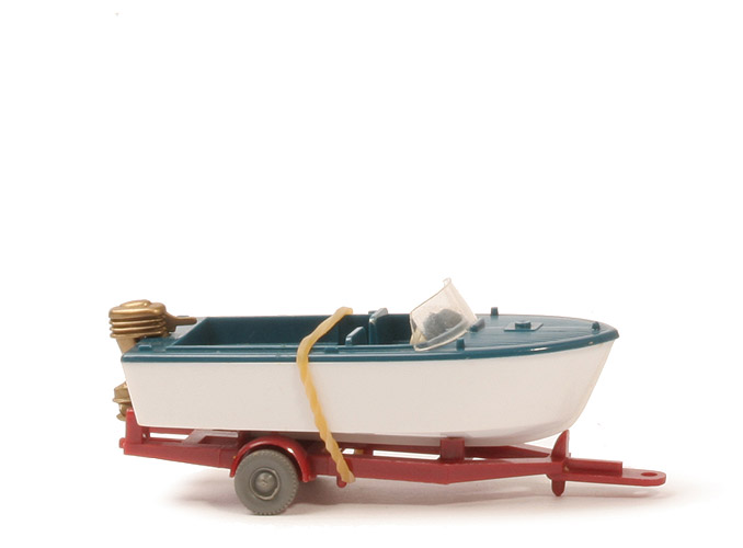 Motorboot auf Anhänger - ozeanblau, Motor goldmetallic, flache Scheibe - 95/2c
