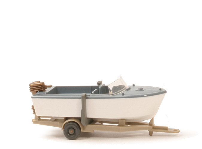 Motorboot auf Anhänger - graublau, Motor goldmetallic, flache Scheibe - 95/4d