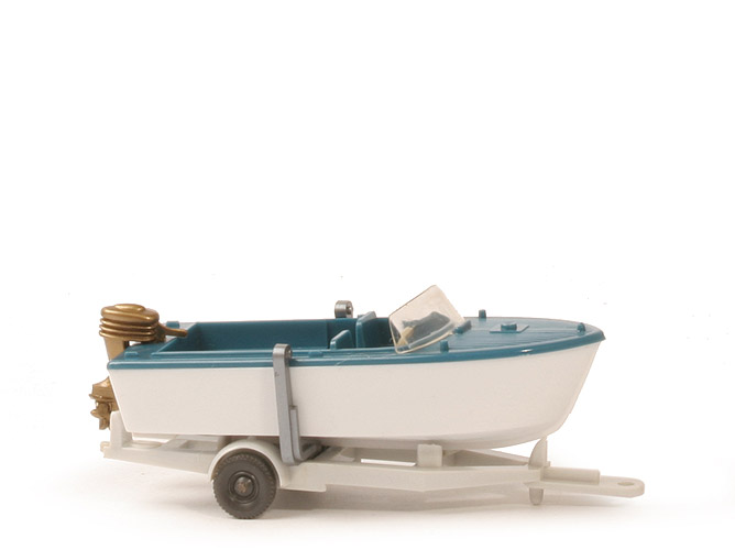 Motorboot auf Anhänger - azurblau, Motor goldmetallic, flache Scheibe - 95/2d