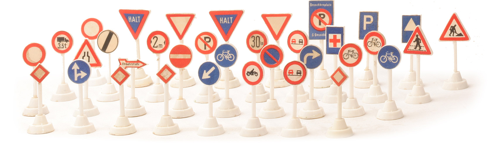 Verkehrzeichen zum Straßenplan I - 35 Stück, hoher Sockel, im großem Karton - 1010/3