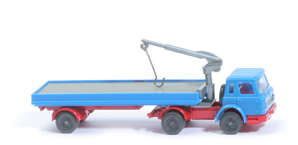 IH Baustoffwagen - Vorserie himmelblau mit Ladekran - 502/1 Vors
