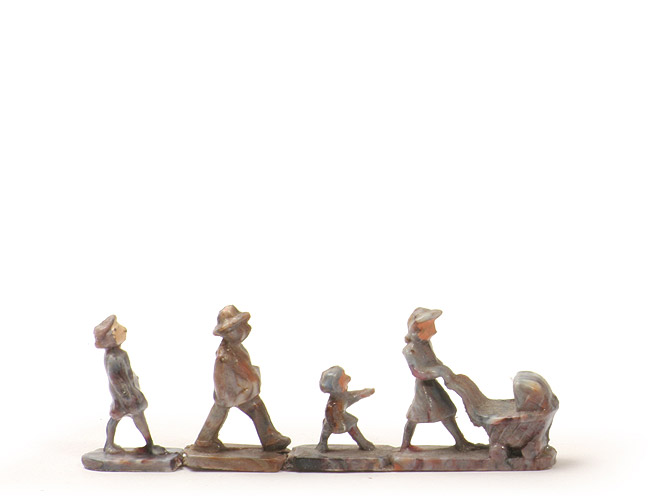 Gehende Figuren mit Kinderwagen - Form A, mischbraun - 870/1