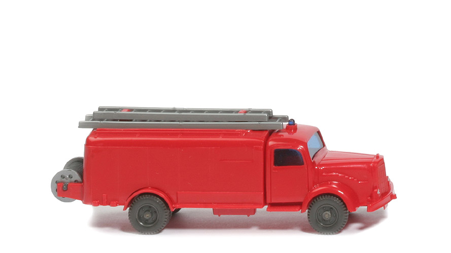 MB L 5000 Alter Spritzenwagen - Einzelblaulicht durchgesteckt - 610/30a