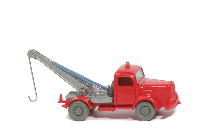 MB L 5000 Abschleppwagen - AH offen, rot, m. Blinkern und Gelblicht - 630/13 ?