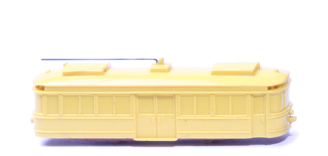 Straßenbahn 2-Achs-Triebwagen uv - elfenbein Lack - 680/2c