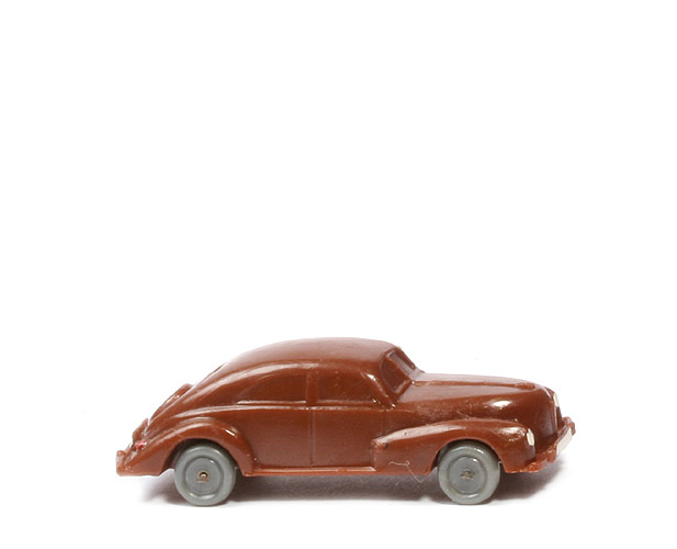 Schräghecklimousine, spitze Haube - dunkellehmbraun, ohne Zughaken - 29/5l