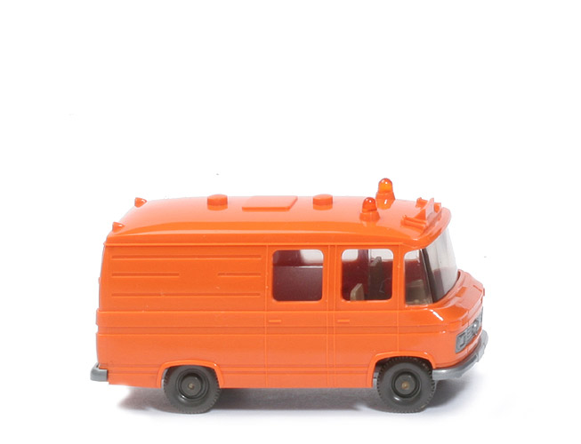MB L 406 Rettungswagen - orange, CH silber - 608/1 Vorserie