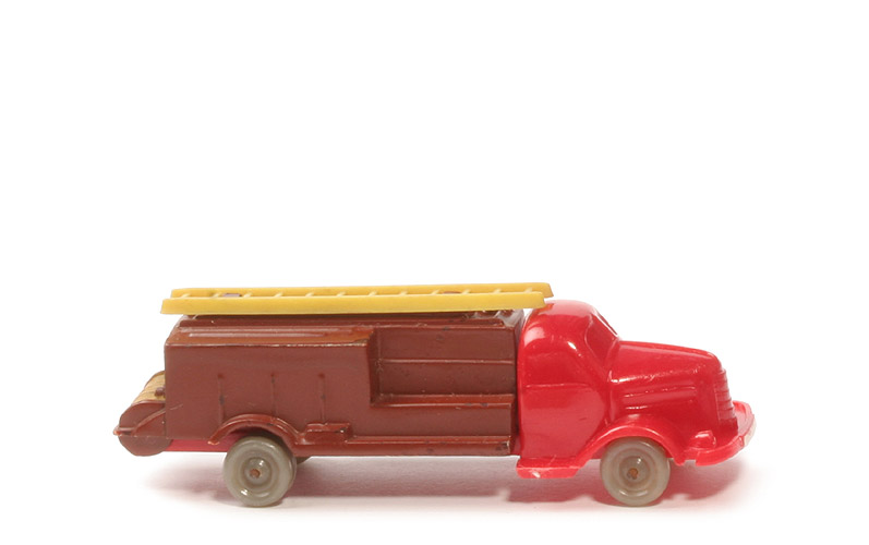 Dodge Spritzenwagen - mit Schlitz, rot/braun Lack, Leiter aufgesteckt - 610/4 ?
