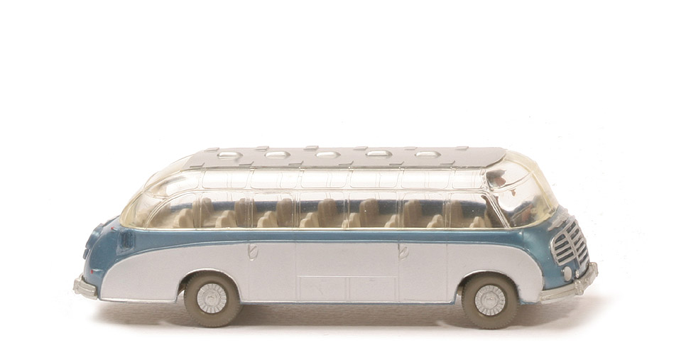 Setra-Bus - blaumetallic, WM im Kreis - 730/4a