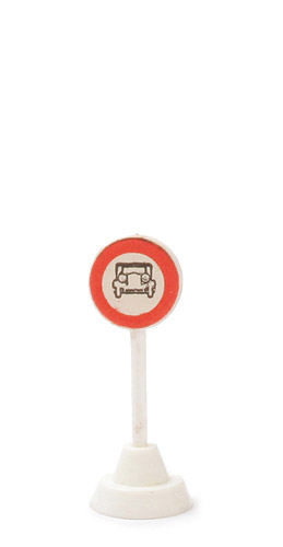 Verkehrszeichen (Typ 3) - Gesperrt für Kraftfahrzeuge Sonn- und feiertags, hoher Sockel - 1000/4