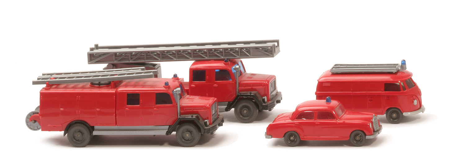 Geschenkpackung Feuerwehr - MB 180, VW T1 Kasten, Spritzen- und Leiterwagen Saturn - 2120/4 ~