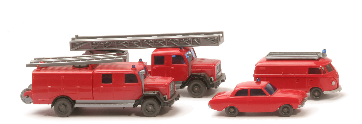 Geschenkpackung Feuerwehr - Ford 17 M, VW T1 Kasten, Spritzen- und Leiterwagen Saturn - 2120/5d