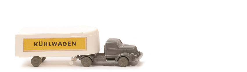 White Alter Kühlsattelzug - Kühlwagen, basaltgrau /weiß - 520/8i