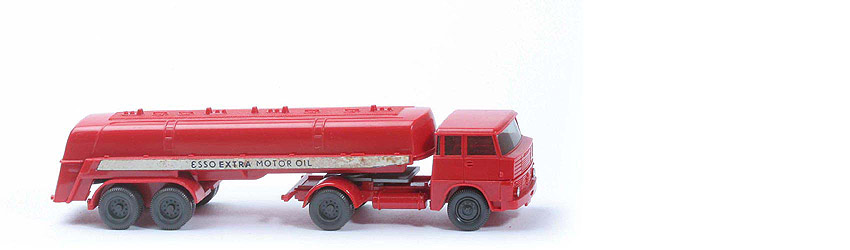 Henschel HS 14 Esso Tank-Sattelzug - Bolzen dünn (integriert) - ohne ZH - Räder anthrazit - Fläche geriffelt - 790/7