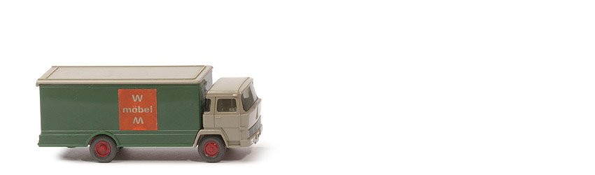 Magirus 100 D7 WM Möbel - Kofferseiten laubgrün, mit 42 m, Aufkleber orange - 425/1a