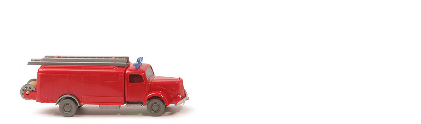 MB L 5000 Alter Spritzenwagen - Blaulichtleiste, rot, CH Made in Germany - 610/28b