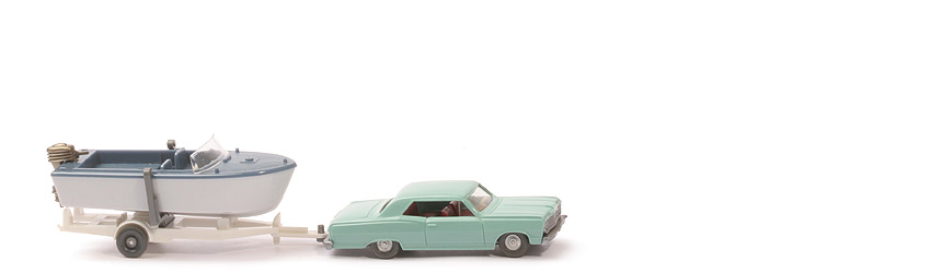 Chevrolet Malibu - Geschenkpackung Motorboot - türkis, Boot taubenblau/weiß - 2140/4