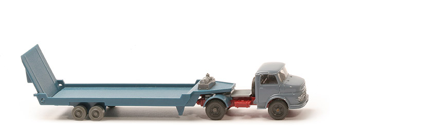 MB 1413 Alter Tieflade-Sattelzug - ZM graublau, ohne Knopf vor Seilwinde - 490/11a