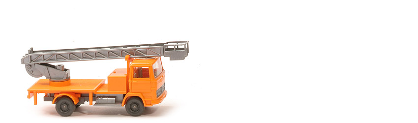 MB LP 1317 Hebebühnenwagen - hellorangegelb, o. Spiegel und m. Lkr - 644/2