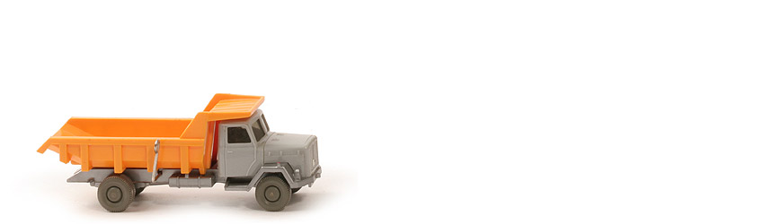 Magirus Saturn Muldenkipper 2-Achs - FH silbergrau, Mulde chromgelb, CH silbern - 670/3 ?