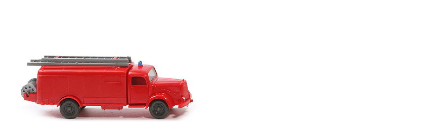 MB L 5000 Alter Spritzenwagen - Einzelblaulicht, CH rot - 610/30a