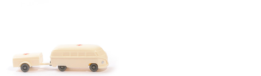 VW T1 Bus (Typ 3)  - Roter Hahn, cremeweiß mit Pkw-Anhänger - Rettungs-Kongress (1) B