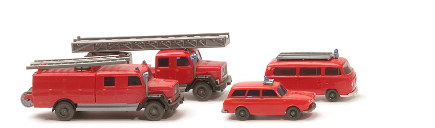 Geschenkpackung Feuerwehr - VW 1600 Variant, VW T2 Bus, Spritzen- und Leiterwagen Saturn - 2120/6